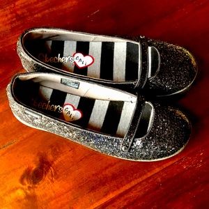 Black sequins Skechers Cali